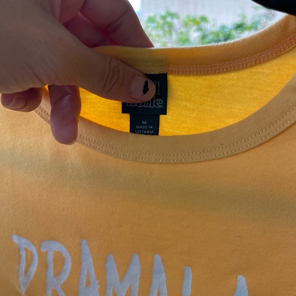 SOLD Kehau Noeau Dramalani tee - Picture 2 of 2